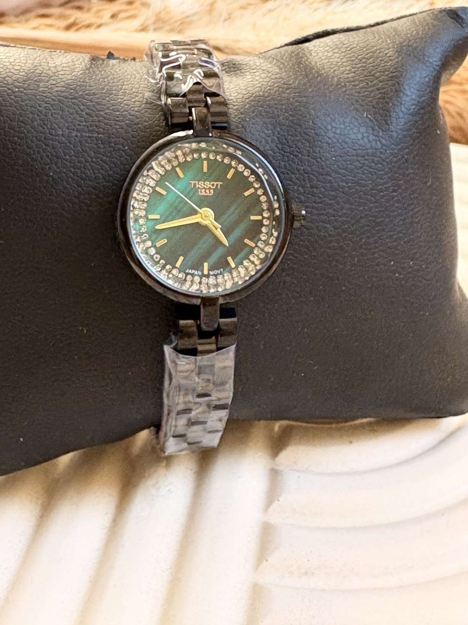 ساعت مچی زنانه تیسوت-TISSOT- ظریف و صفحه سبز
