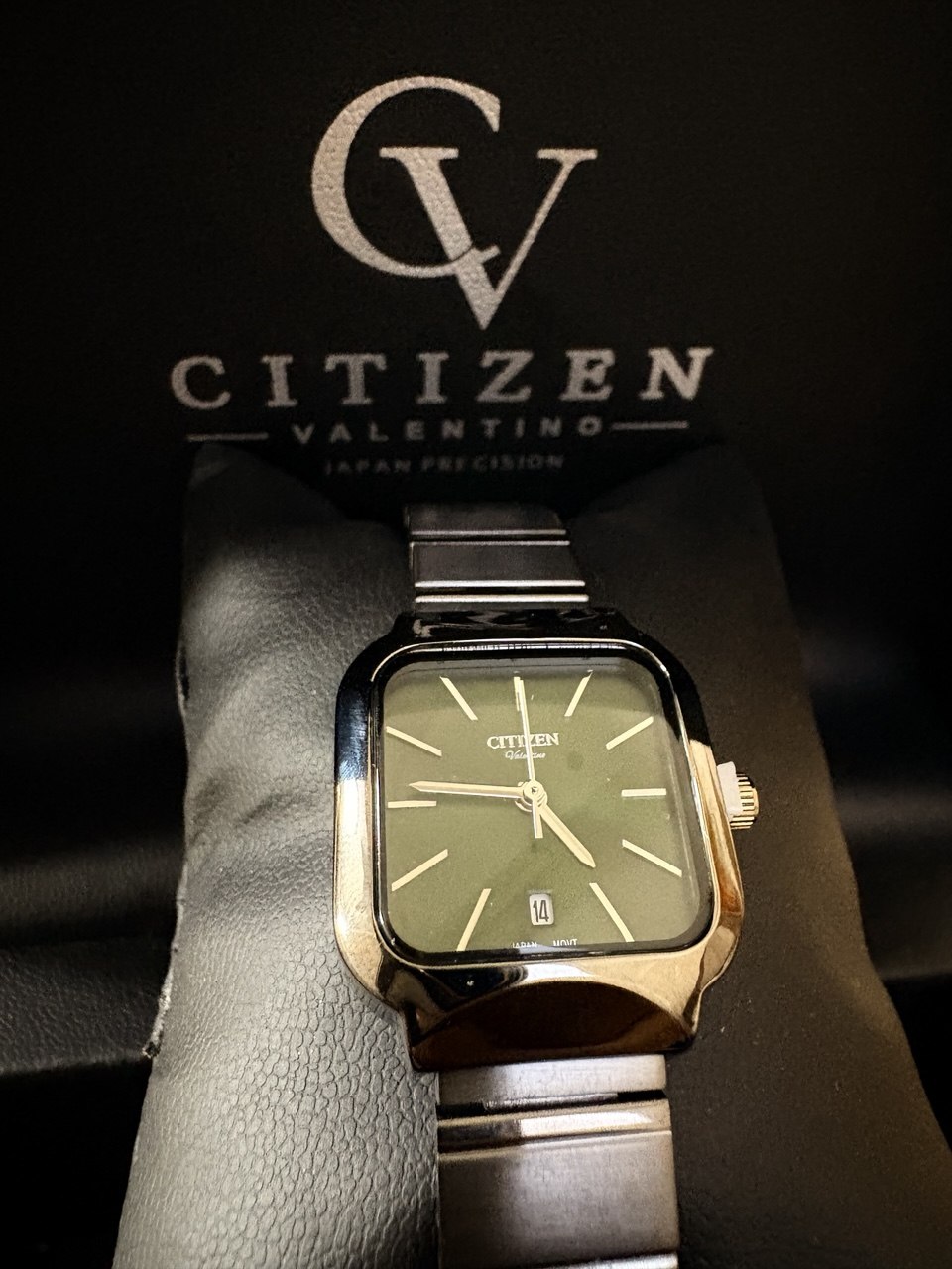ساعت مچی زنانه سیتیزن (Citizen) ولنتینو کلاسیک مستطیلی با رنگی خاص